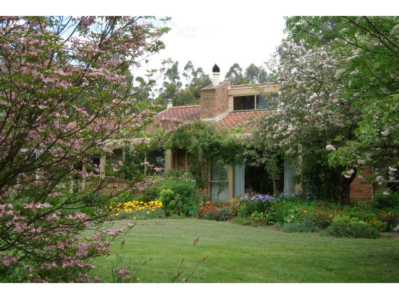 65 Fowlers Road, Ellinbank VIC 3821