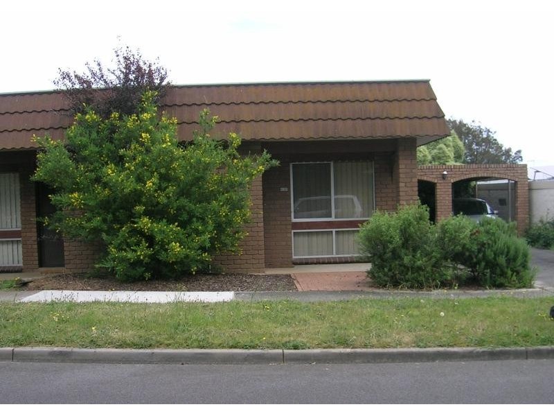 Unit 4/97 Brandy Creek Road, Warragul VIC 3820