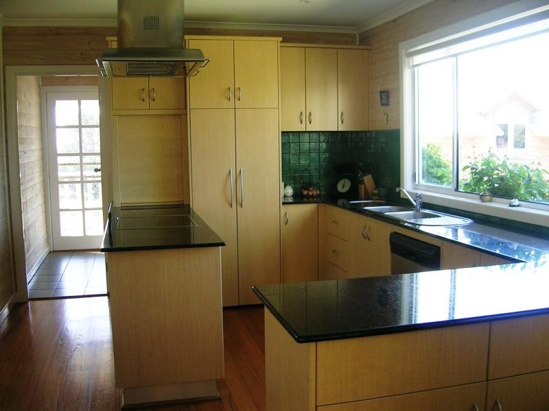 20 Post Office Road, Seaview VIC 3821