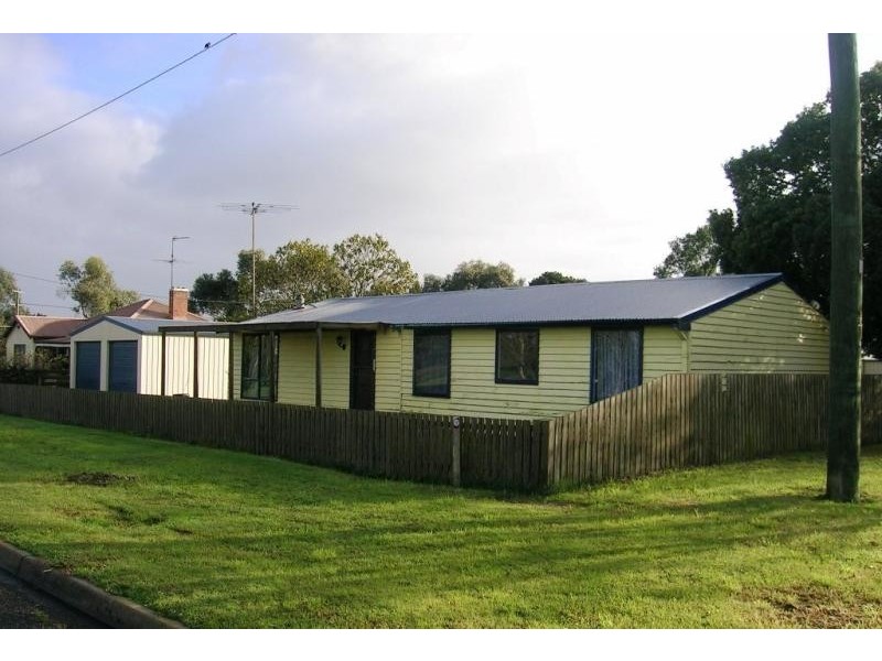 3 Railway Avenue, Darnum VIC 3822