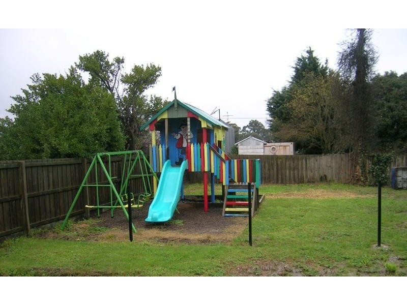 2 Lewis Street, Darnum VIC 3822