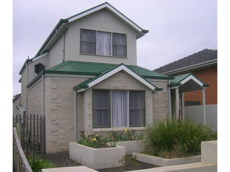 35 Witton Street, Warragul VIC 3820
