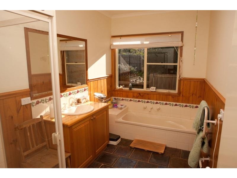 2 Nicolas Court, Warragul VIC 3820
