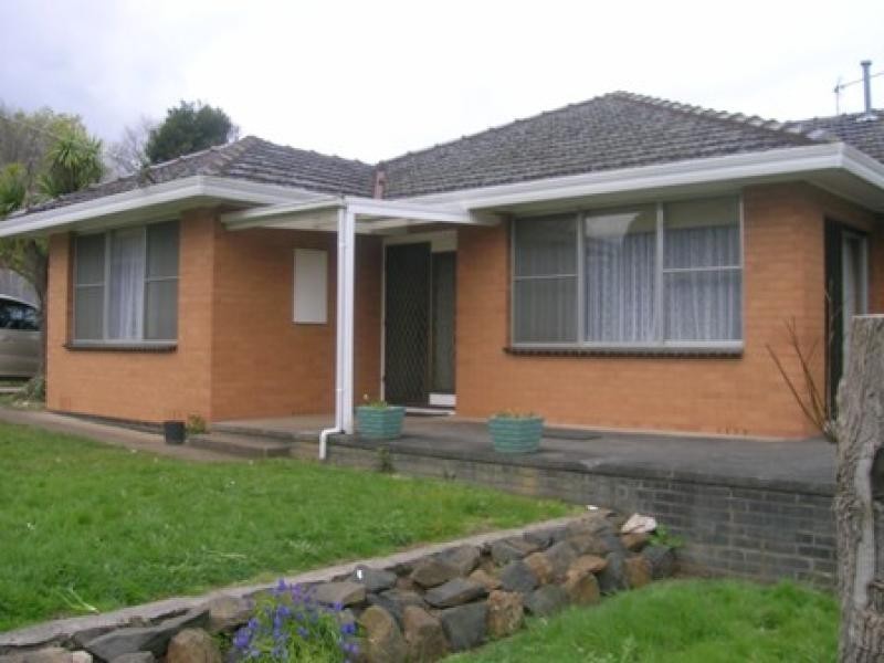 15 Koroit Street, Warragul VIC 3820