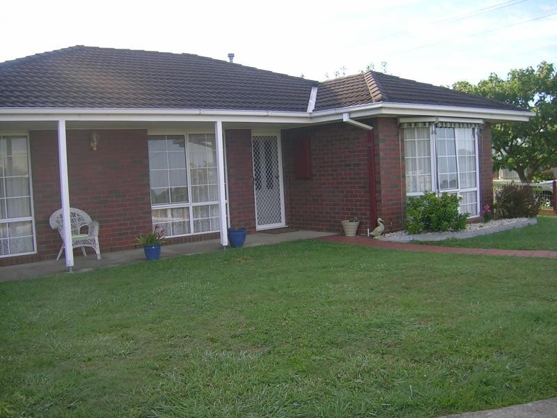 1/13 Eade Avenue, Warragul VIC 3820
