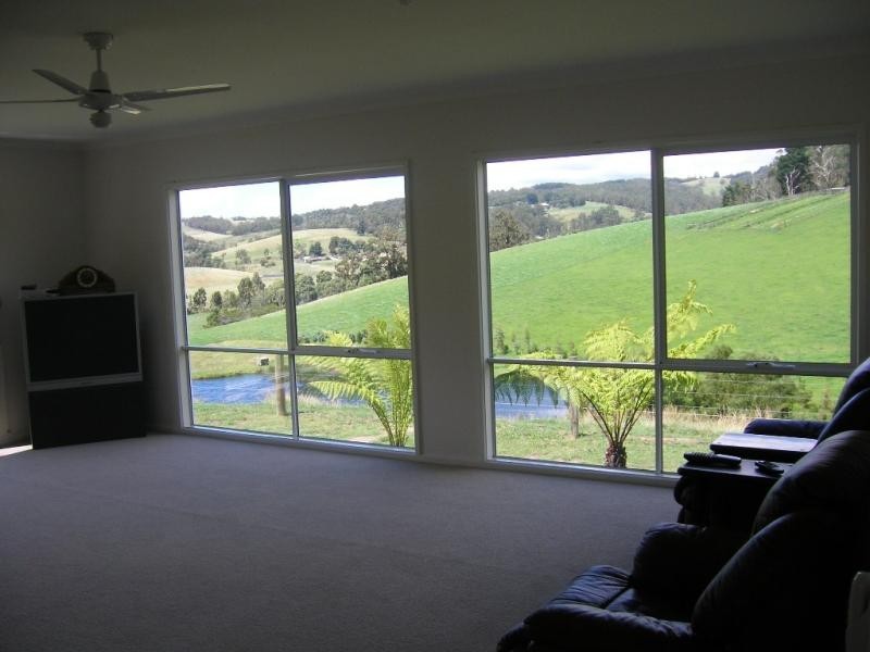 227 Coalville Road, Moe South VIC 3825