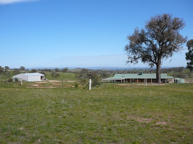 128 Moores Road, Springhurst VIC 3682