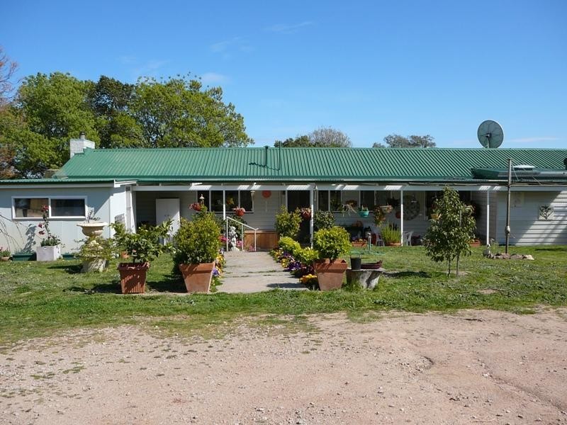 128 Moores Road, Springhurst VIC 3682