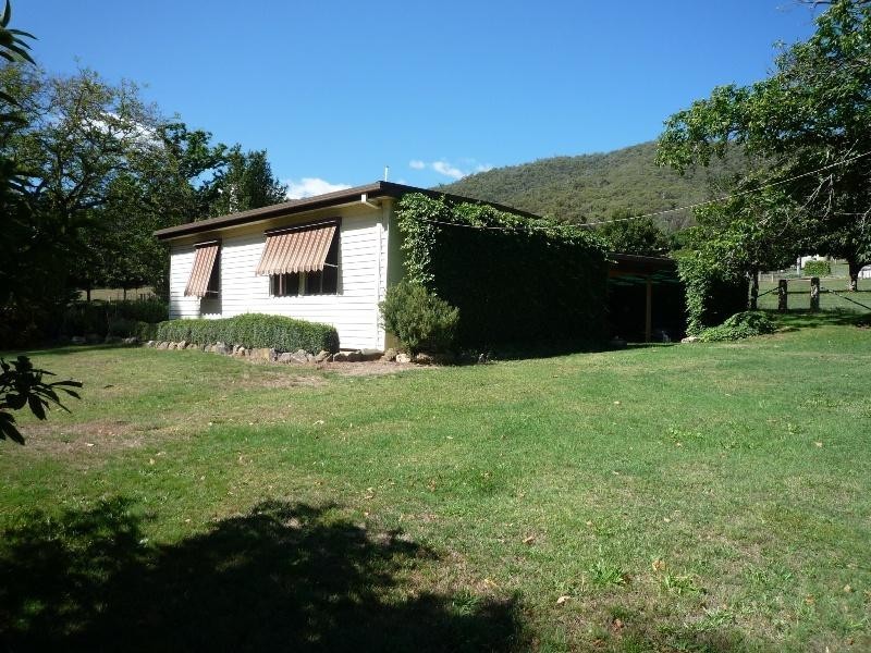 118 Growlers Creek Road, Wandiligong VIC 3744