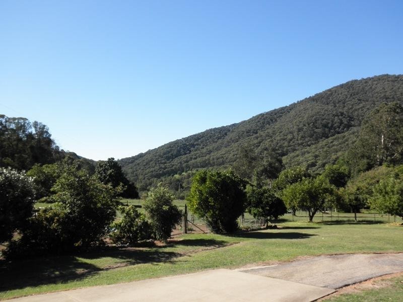 118 Growlers Creek Road, Wandiligong VIC 3744