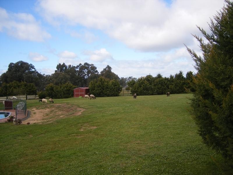 751 Lake Makoan Road, Chesney Vale VIC 3725