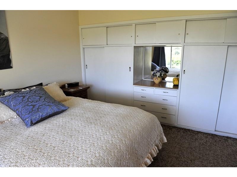 75 McLeans Road, Greta West VIC 3675