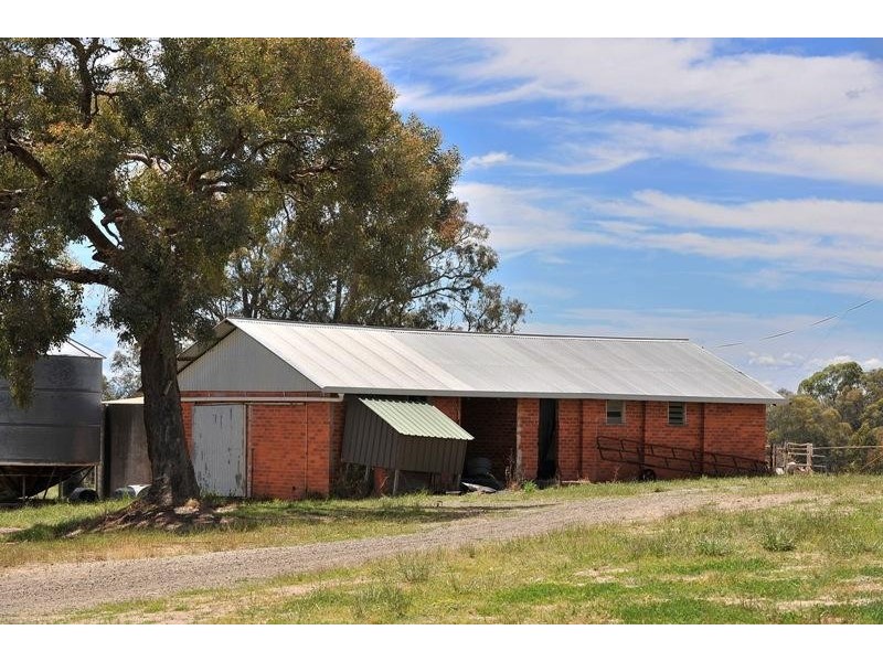 75 McLeans Road, Greta West VIC 3675