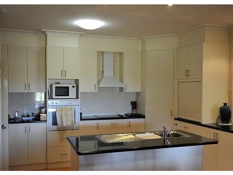 75 McLeans Road, Greta VIC 3675