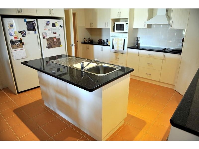 75 McLeans Road, Greta VIC 3675