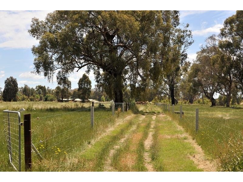 75 McLeans Road, Greta VIC 3675