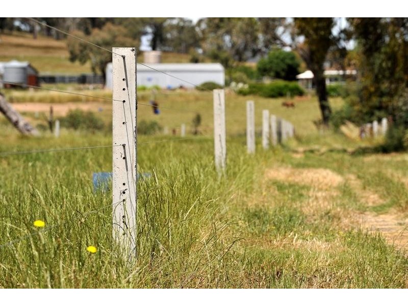 75 McLeans Road, Greta VIC 3675