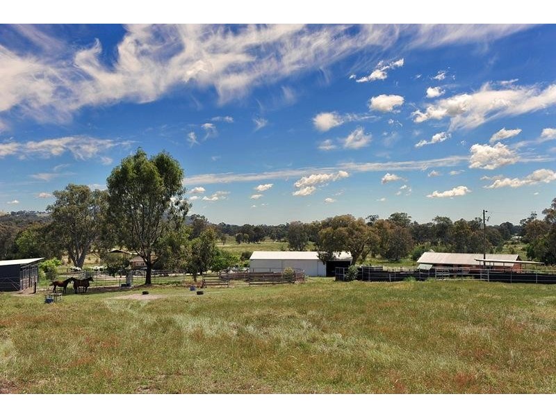 75 McLeans Road, Greta VIC 3675