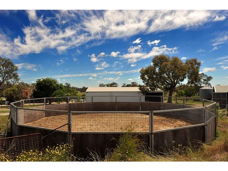 75 McLeans Road, Greta VIC 3675