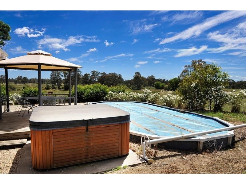 75 McLeans Road, Greta VIC 3675