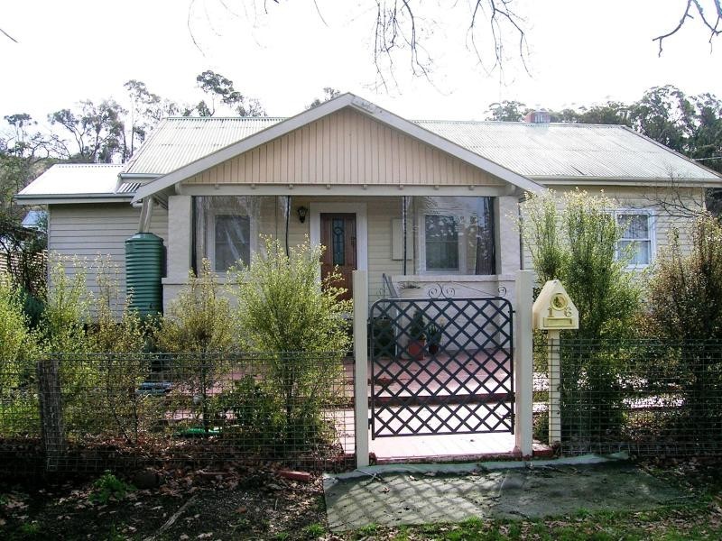16 ALBERT STREET, Beaufort VIC 3373