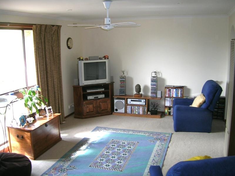 14 SEMILLON GROVE, Mount Clear VIC 3350