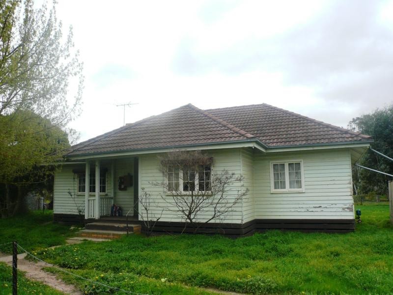 3 SLATERS LANE, Moonambel VIC 3478