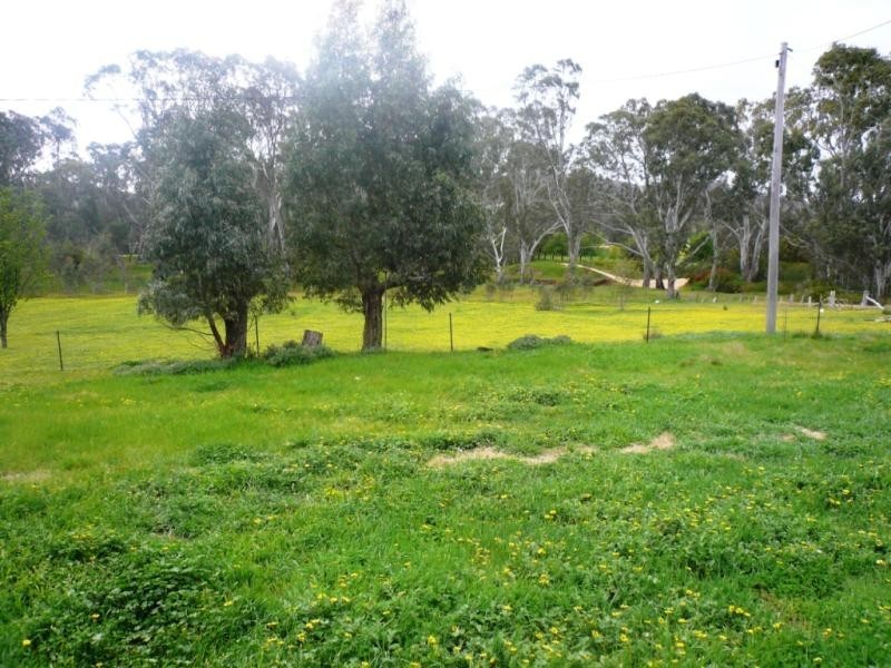 3 SLATERS LANE, Moonambel VIC 3478