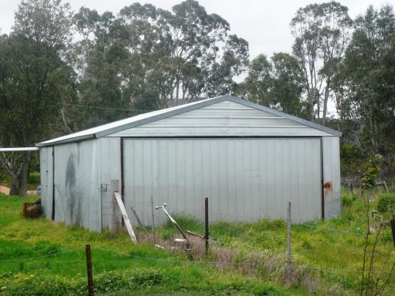 3 SLATERS LANE, Moonambel VIC 3478