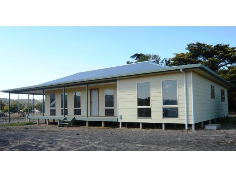 1 WOODS LANE, Moonambel VIC 3478