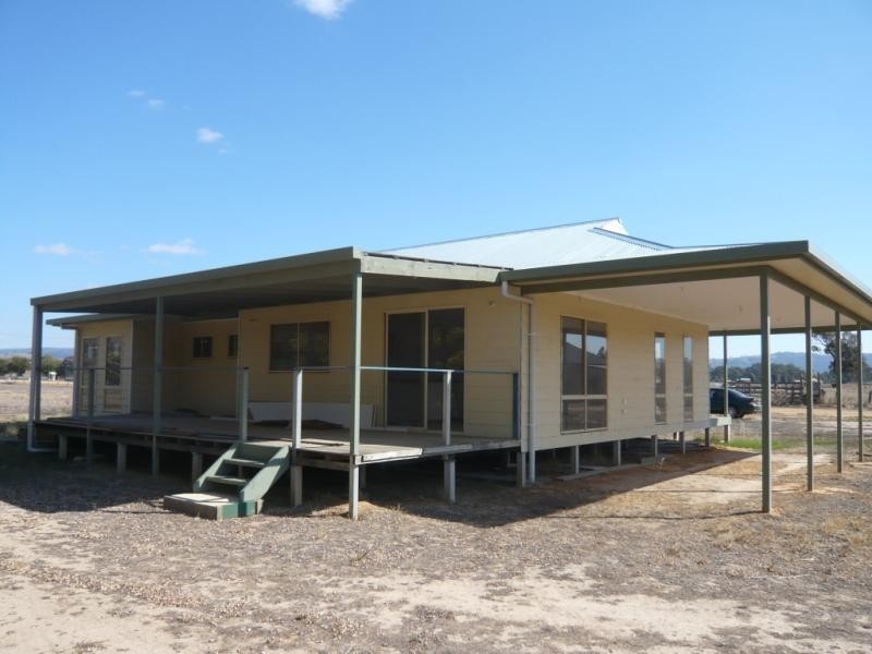 1 Woods Lane, Moonambel VIC 3478