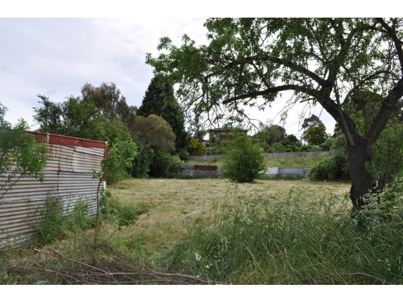 Rear/627 Humffray Street, Golden Point VIC 3350