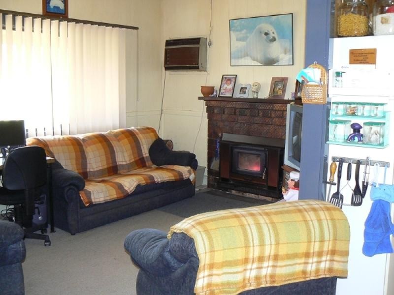 13 Pyrenees Highway, Avoca VIC 3467