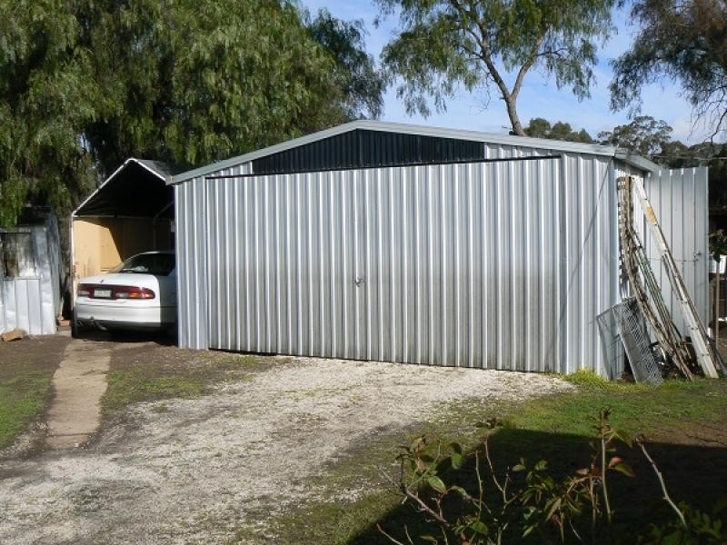 13 Pyrenees Highway, Avoca VIC 3467