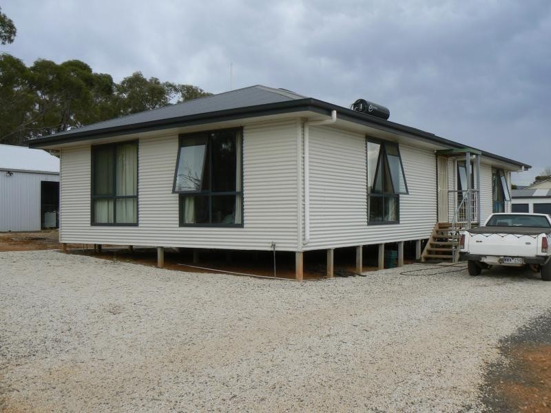 63 Charles Street, Avoca VIC 3467