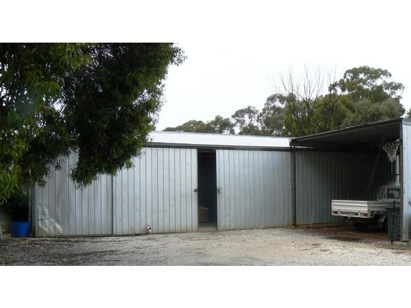 7011 Pyrenees Highway, Avoca VIC 3467