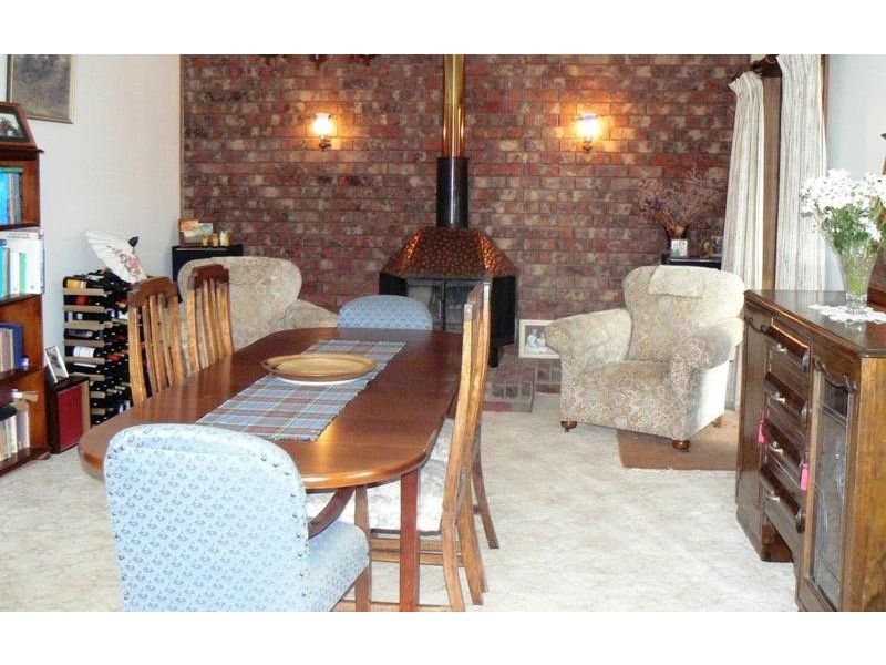 7011 Pyrenees Highway, Avoca VIC 3467