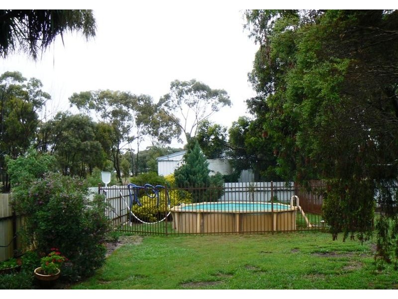 7011 Pyrenees Highway, Avoca VIC 3467