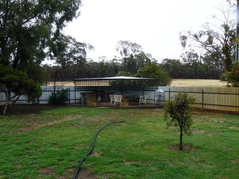 7011 Pyrenees Highway, Avoca VIC 3467