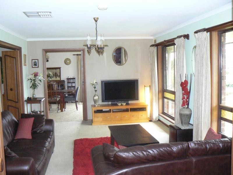 7011 Pyrenees Highway, Avoca VIC 3467