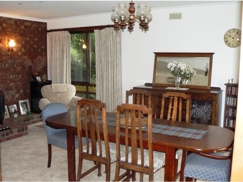 7011 Pyrenees Highway, Avoca VIC 3467