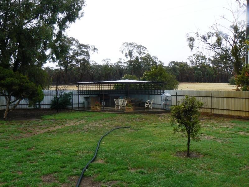 7011 Pyrenees Highway, Avoca VIC 3467