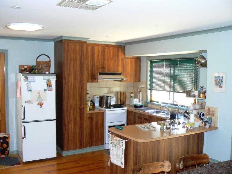 2 Mountain View Street, Avoca VIC 3467