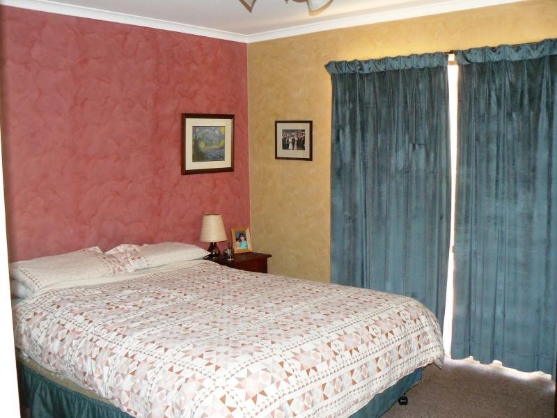 2 Mountain View Street, Avoca VIC 3467