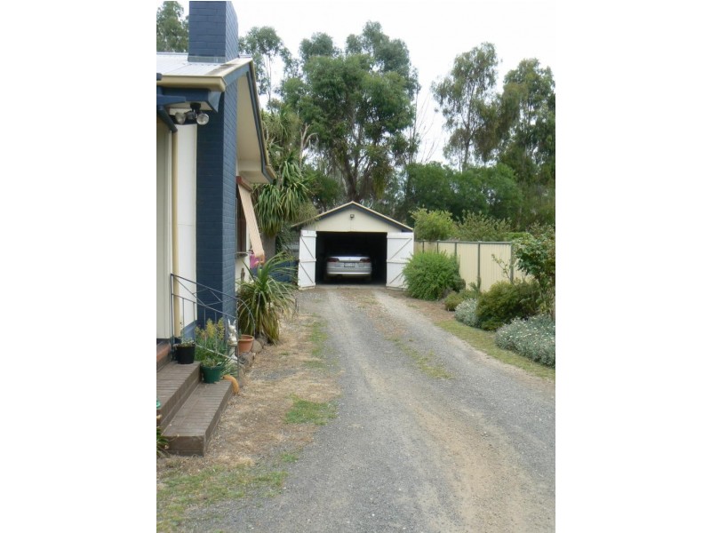 15 Templeton Street, Avoca VIC 3467