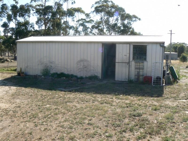 42 Rowe Street, Avoca VIC 3467