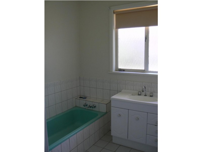 13 Bridport Street, Avoca VIC 3467