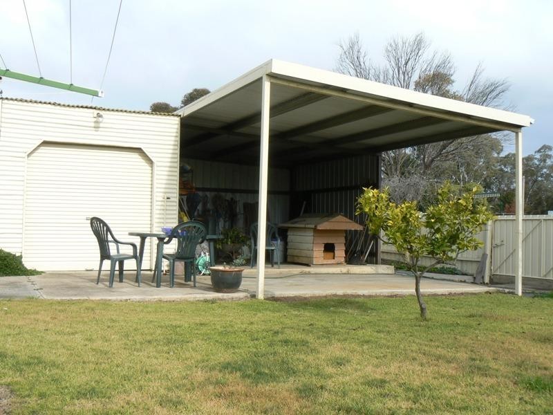 87 High Street, Avoca VIC 3467