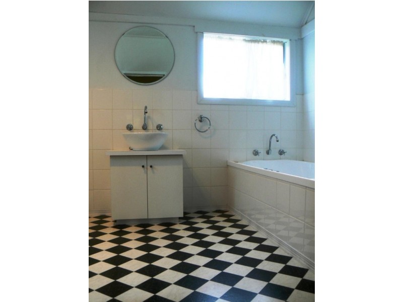 322 High Street, Avoca VIC 3467