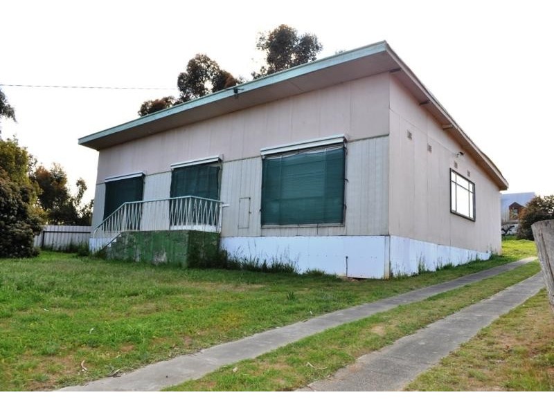 26 Mountain View Street, Avoca VIC 3467